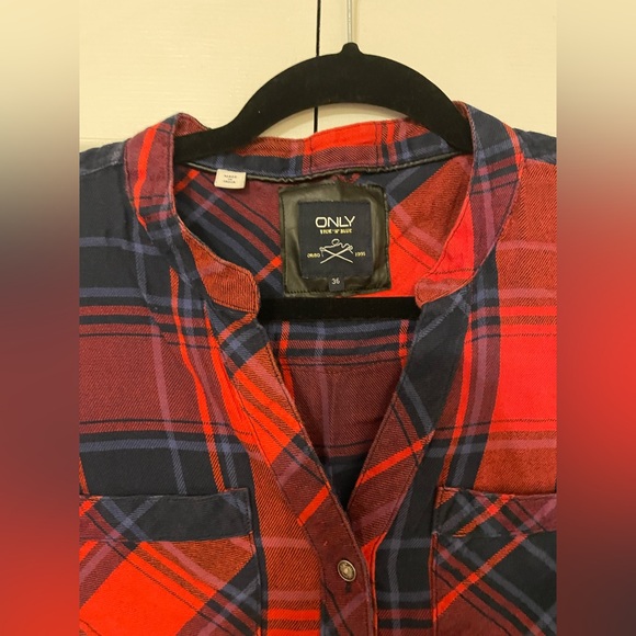 Only True N’ Blue - red and blue plaid button up - size S - Picture 5 of 6